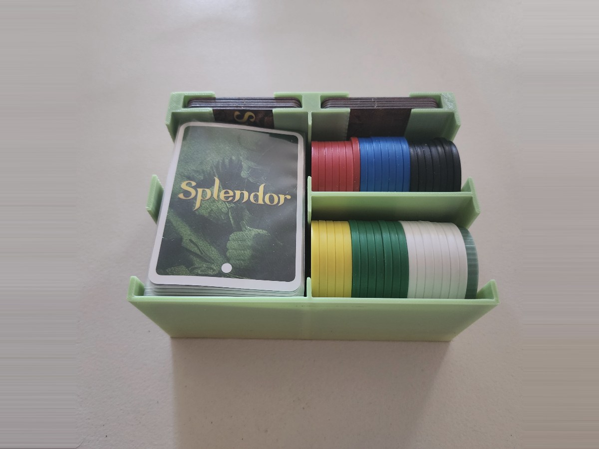 Caja compacta impresa en 3D para juego de mesa